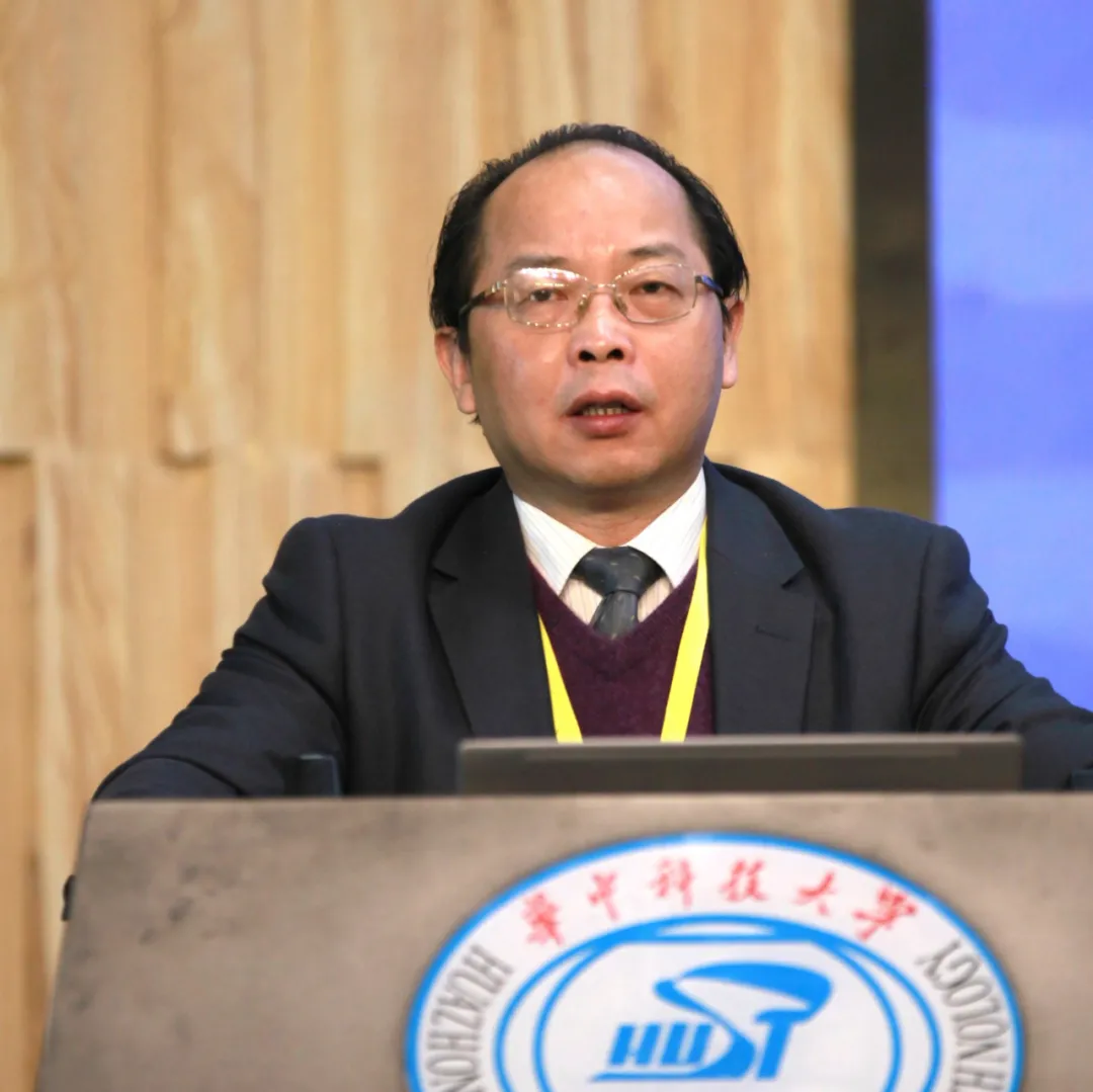 太阳集团网站8722院长黄亚平教授致辞(右一)